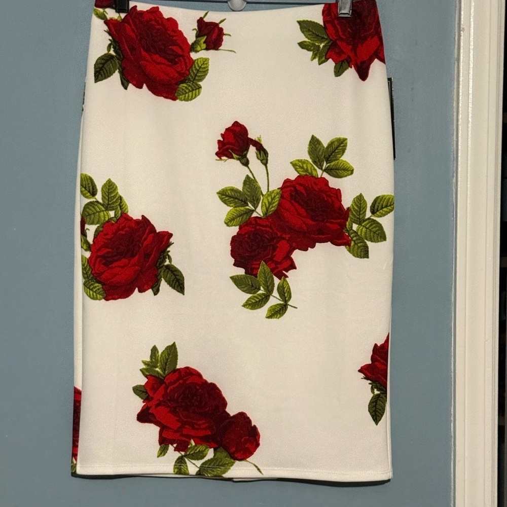 NYC Red Floral A-Line Skirt - Picture 10 of 12
